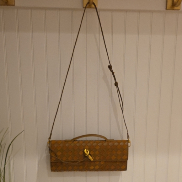 Elegant Leather Cashmere Tan Woven Clutch - Picture 8 of 10